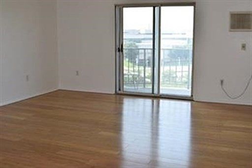 3rd image of 115 W Squantum St APT 1001