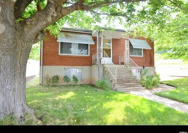 3376 Porter Ave — Photo 1