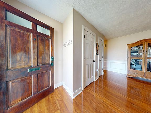 2nd image of 2563 Schoolhouse Hill Rd