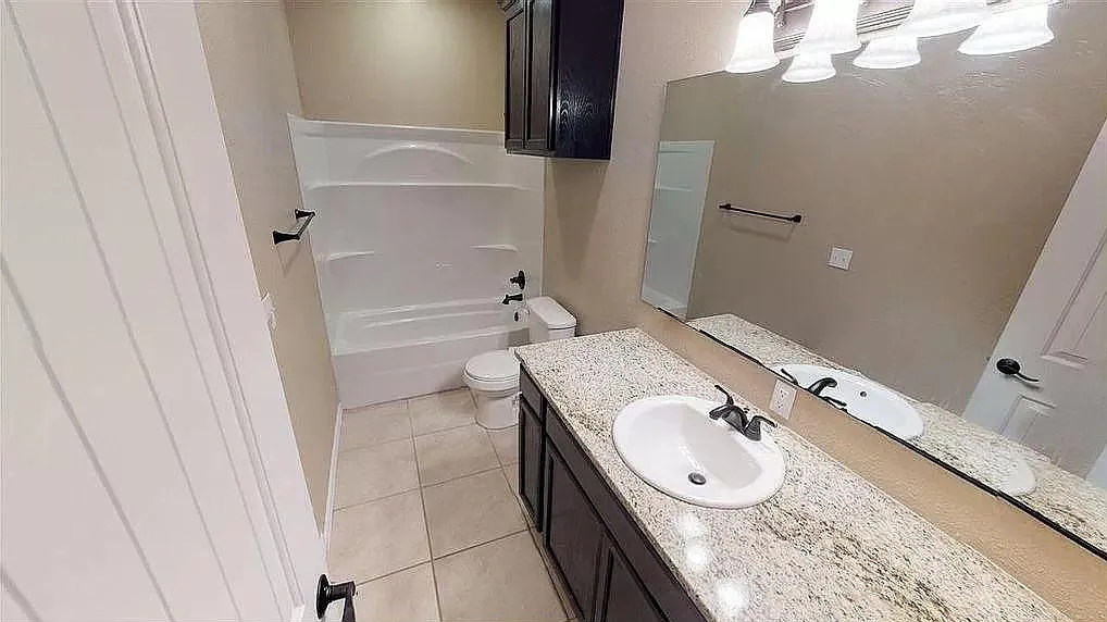 3 bed, 1247 sqft, $1,400 — Photo 4