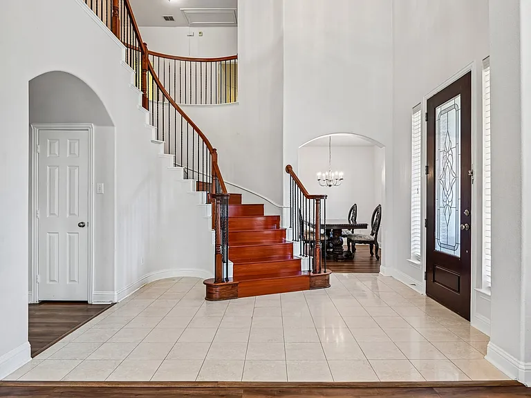 6006 Shadywood Ln — Photo 4