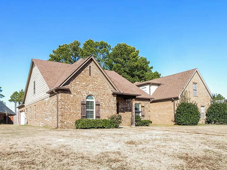 5823 Bedford Pl — Photo 4