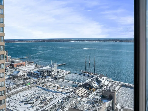 270 Queens Quay W #2507, Toronto, ON M5V 3J2