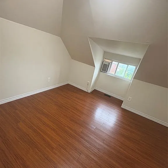 853 Pillette Rd #2 — Photo 13
