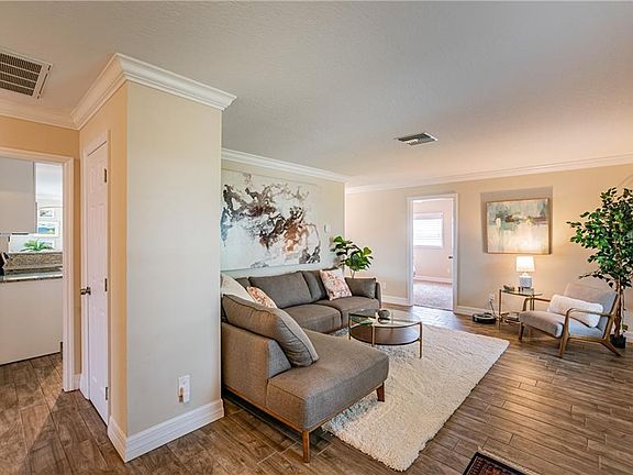 5th image of 13811 John Casson Ave