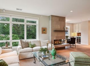 875 Lake St N APT 213, Wayzata, MN 55391