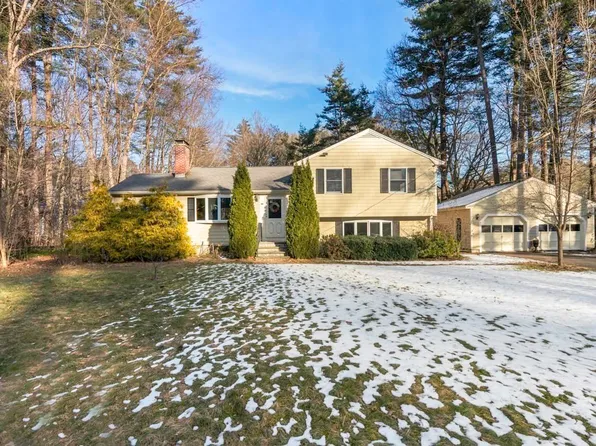 36 Country Village Ln, Sudbury, MA 01776