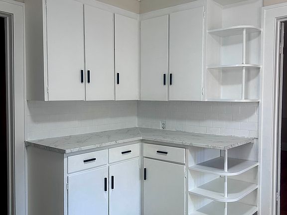 5th image of 957 Vassar Dr #1