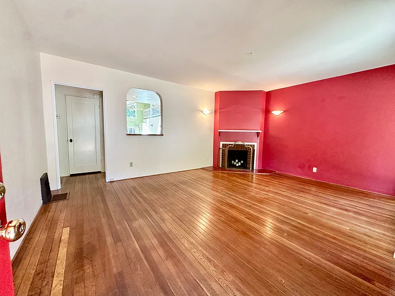 11 Hillview Ave — Photo 3