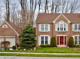 9048 Ridgecreek Dr, Indianapolis, IN 46256