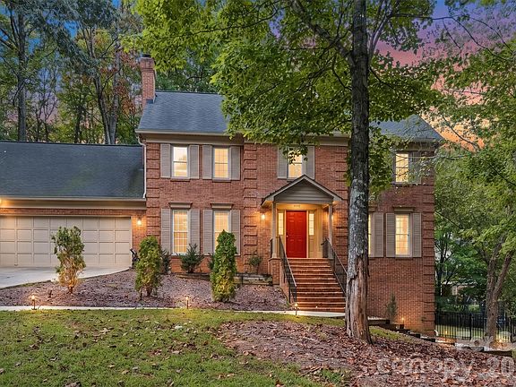 4th image of 2020 Fairchelsea Way Ln