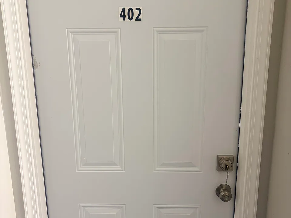 2105 Maryland Ave #404
