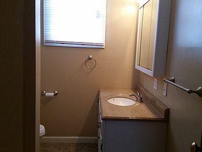 4th image of 1133 Beatty Ave