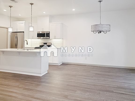 5th image of 12217 NE 116th Way