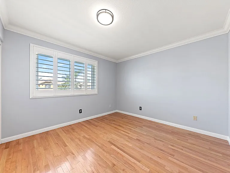 5953 Park Crest Dr — Photo 17