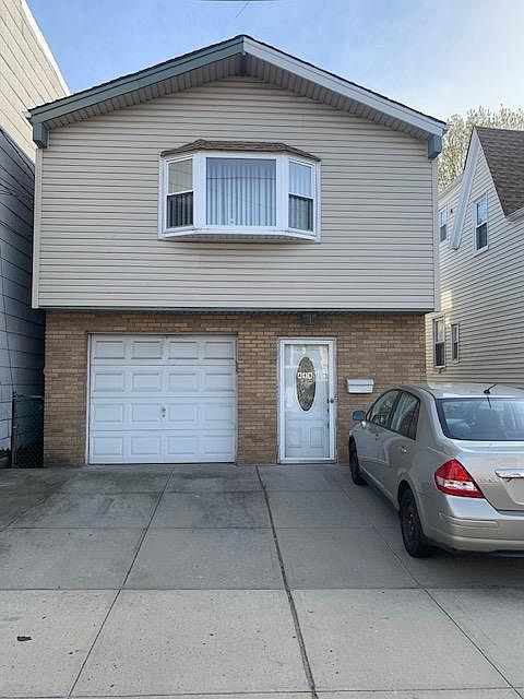 1st image of 419 3rd St