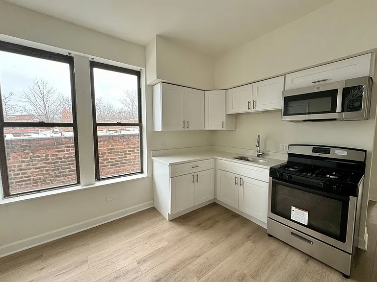 908 S Loomis St #4R — Photo 1