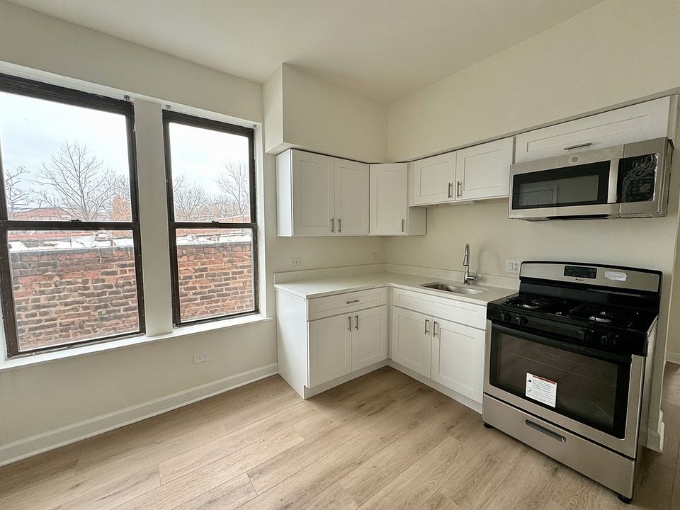 1st image of 908 S Loomis St APT 4R