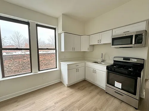 908 S Loomis St #4R Photo 1