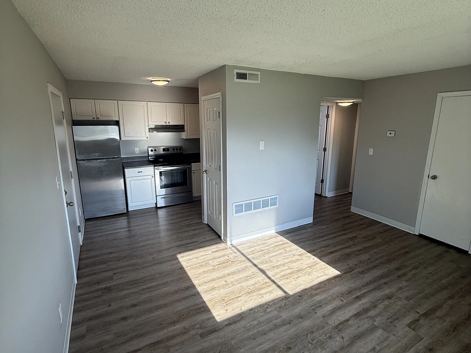 1014-1028 Shagbark Drive - 16 — Photo 2