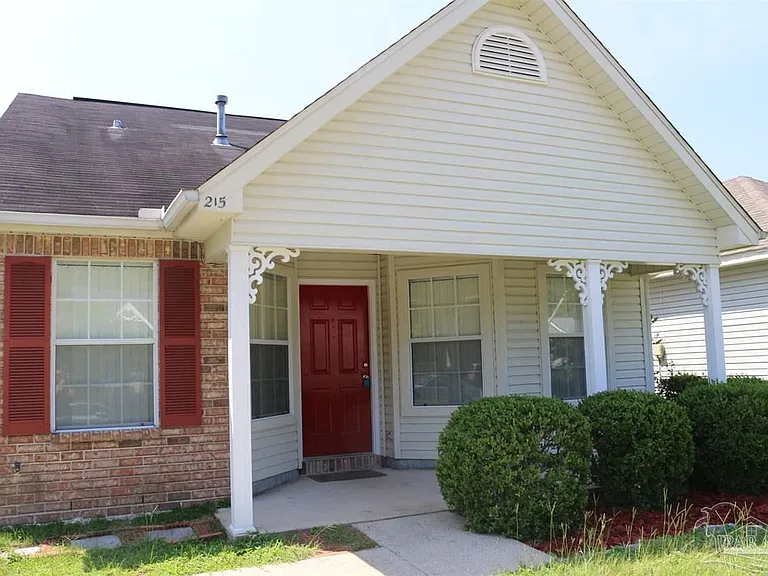 215 Wildflower Ln — Photo 1