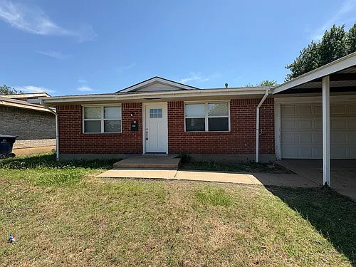 1328 SW 81st Pl Photo 1