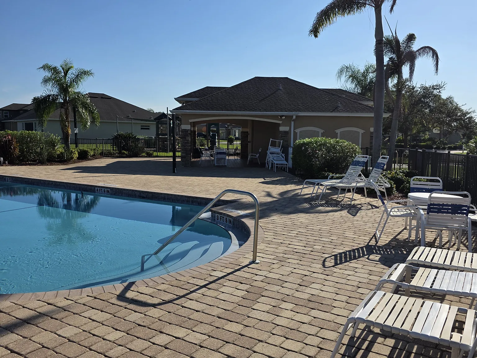 4 bed, 1830 sqft, $2,200 — Photo 3