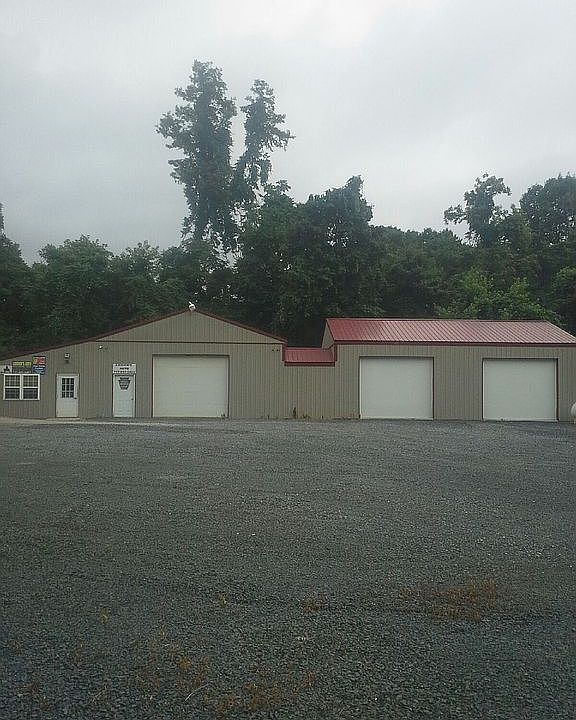 2nd image of 1764 Old Trail Rd