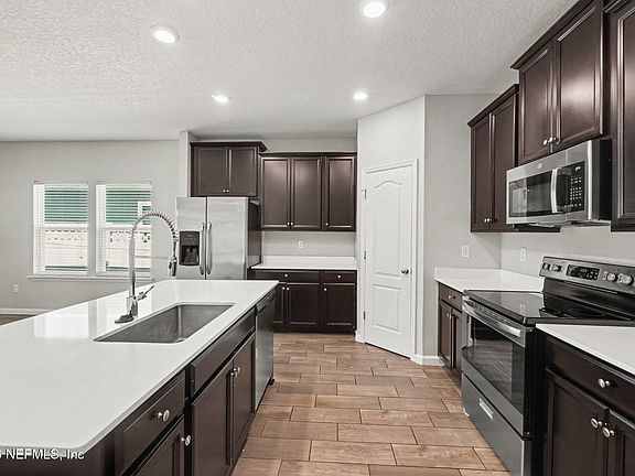 4th image of 3906 ARBOR MILL Circle
