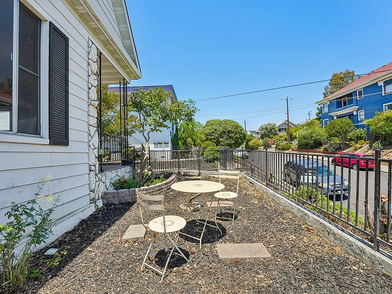 517 Branciforte St — Photo 73