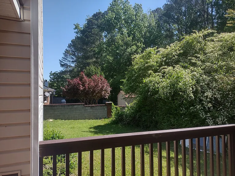 643 Folkstone Rd — Photo 24