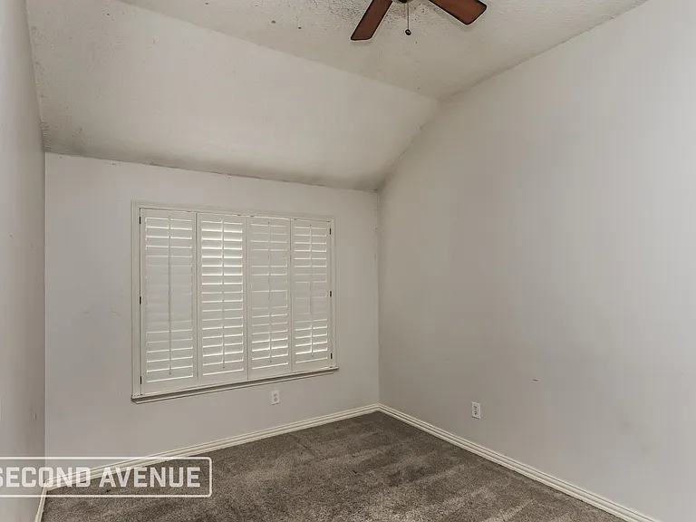 2404 Liles Ln — Photo 15