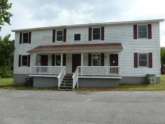 1st image of 147 Brush Hill Ct #15