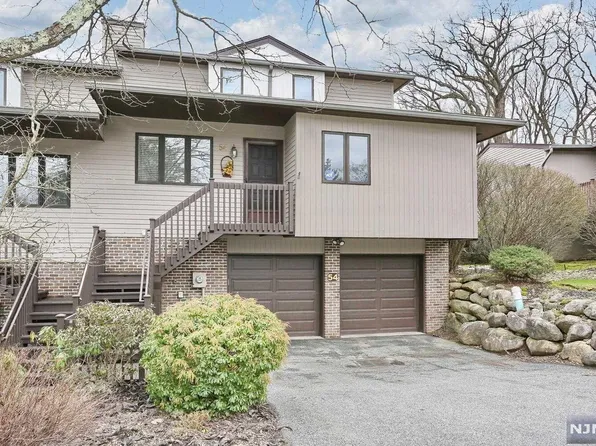 54 Peach Hill Ct, Ramsey, NJ 07446
