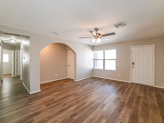 4th image of 11817 W Corrine Dr