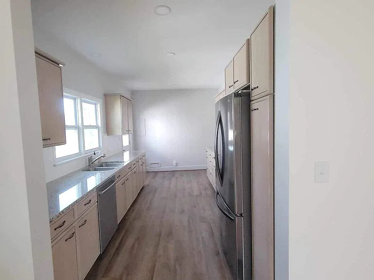 414 Otteray Ave — Photo 6