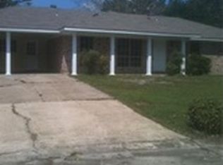 4907 Larouge Cres, Pascagoula, MS 39581
