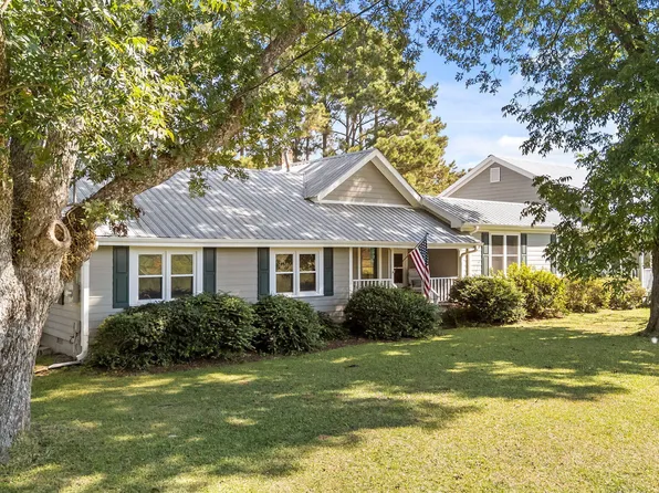 1208 Peach Orchard Rd, Four Oaks, NC 27524
