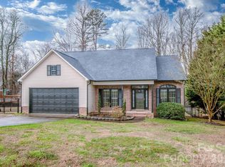 225 Delview Dr, Cherryville, NC 28021