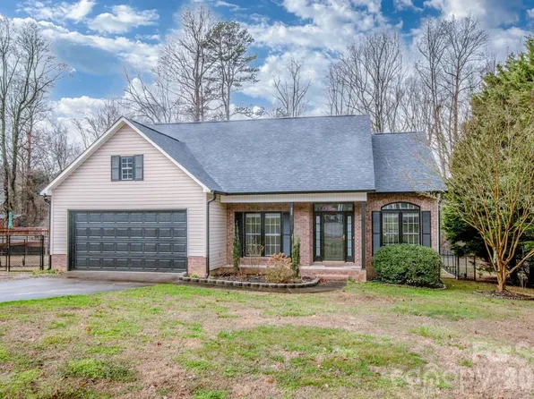 225 Delview Dr, Cherryville, NC 28021