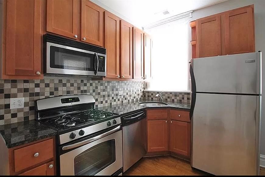 2nd image of 412 N Taylor Ave APT 2F