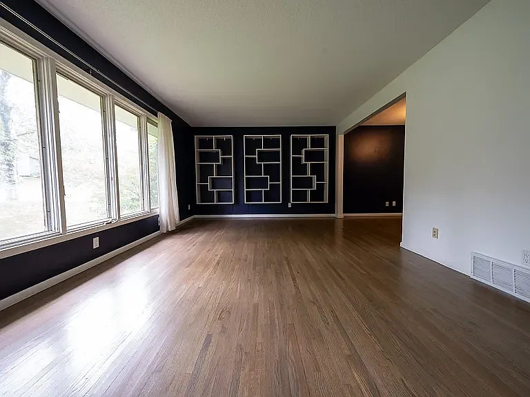 2416 Queens Dr — Photo 33