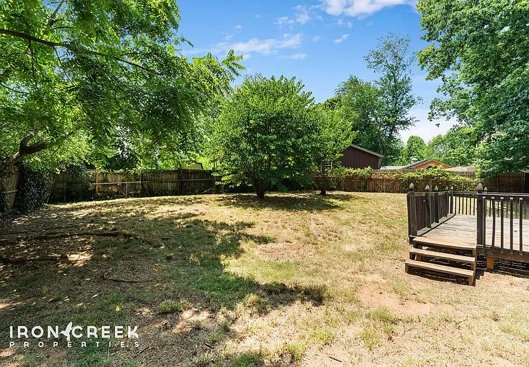 16 King Arthur Pl — Photo 22