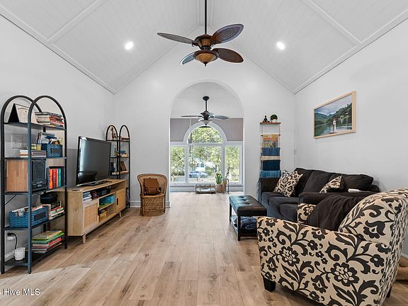 4th image of 2931 Seashore Road SW
