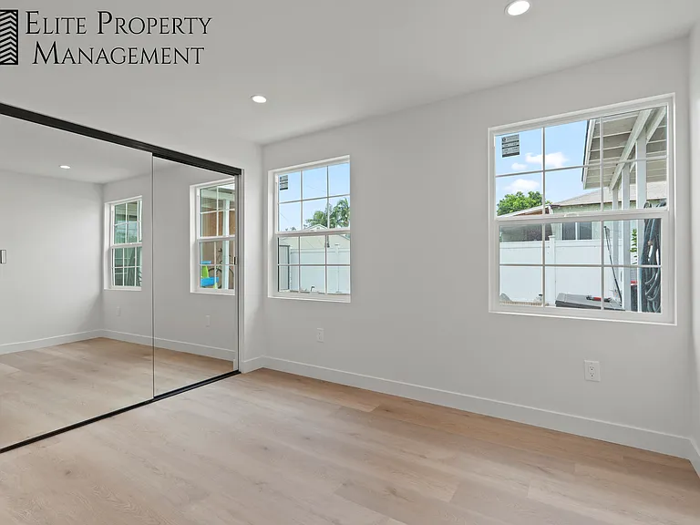 6418 Paramount Blvd #1/2 — Photo 11