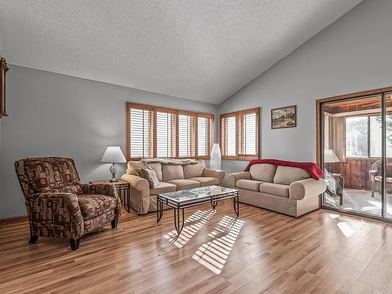13504 Parkwood Dr — Photo 23