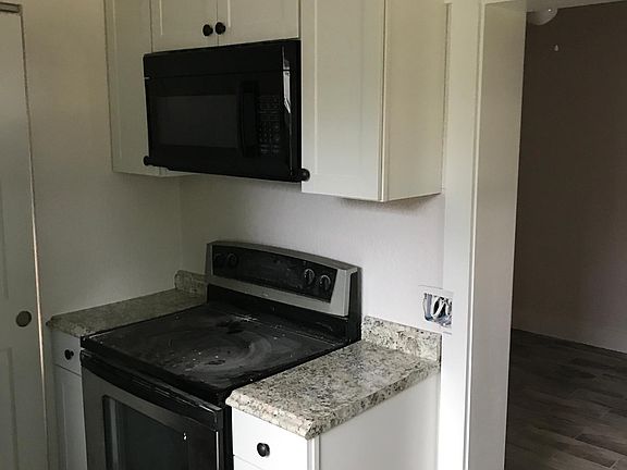 5th image of 5 Carver Ct