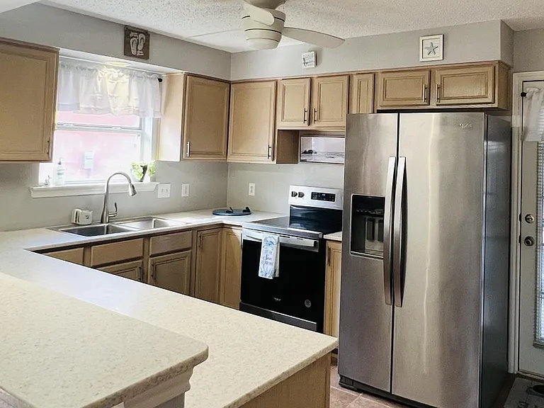 2300 Naples Dr — Photo 7
