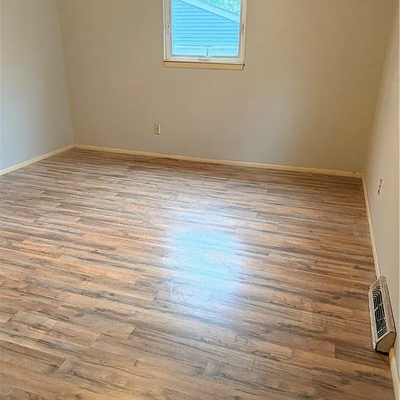 10613 Nelson Ave — Photo 20