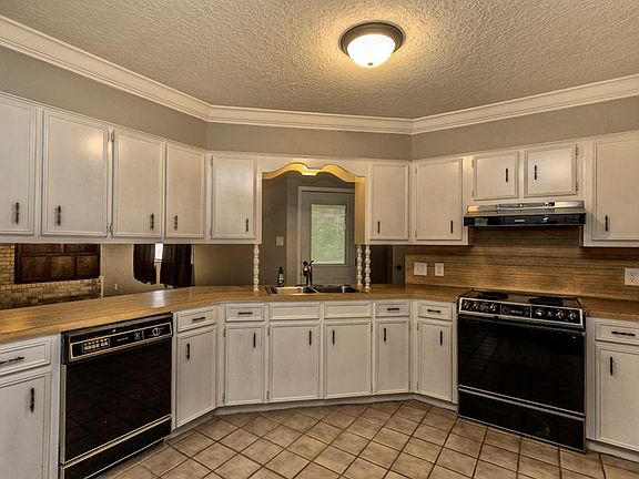 4th image of 4625 Folsom Dr